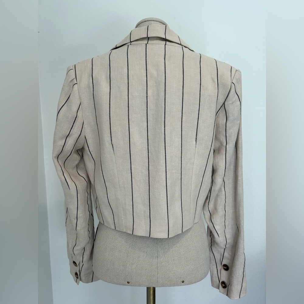 ASTR - The Label Rozette Cropped Pinstripe Linen Jacket Size XS - Picture 4 of 13